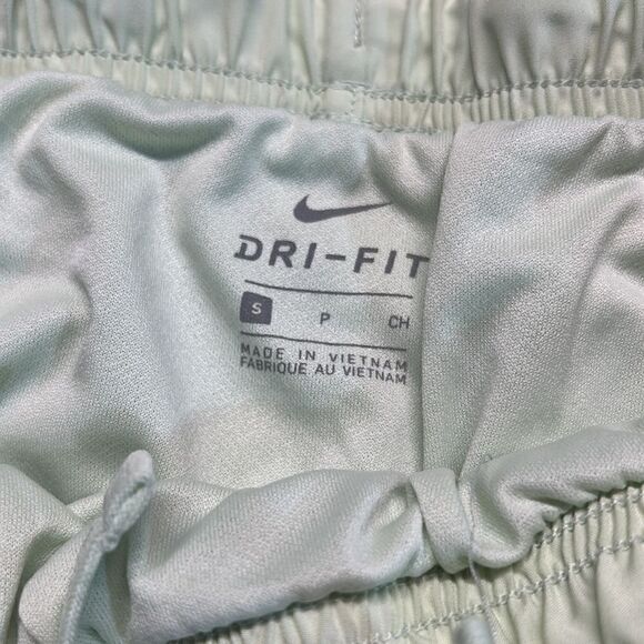Nike Shorts  - Picture 5 of 6